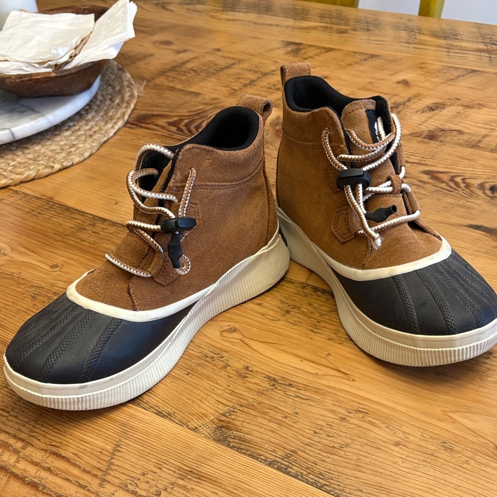 Sorel Brown and Black Waterproof Winter Rain Boots